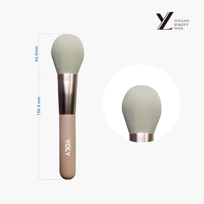 Exploring Compatibility: Is the Large Blush Brush Suitable for Applying Powder, Cream, or Liquid Blush Formulations